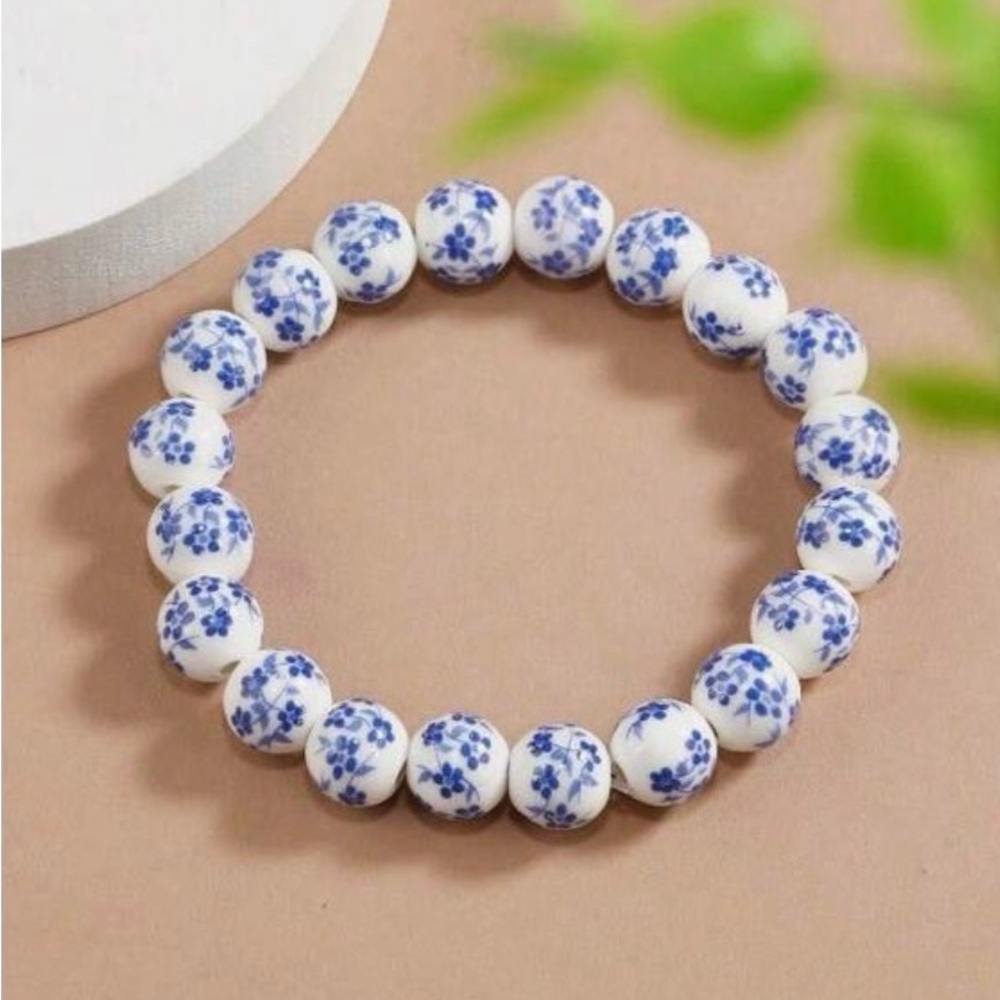 Elegant Blue and White Floral Beaded Bracelet - Picture 2 of 5